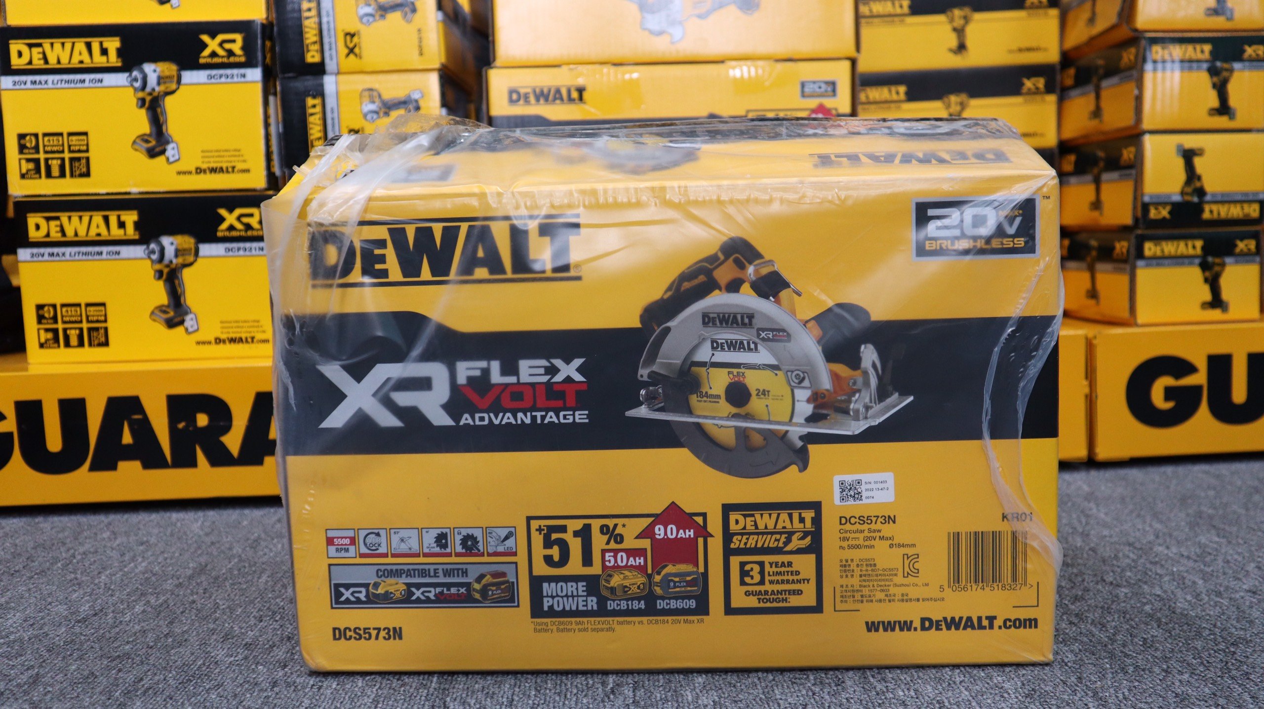MÁY CƯA ĐĨA CẦM TAY 185mm 20V/60V FLEXVOLT DEWALT DCS573N (Chưa Pin & Sạc)