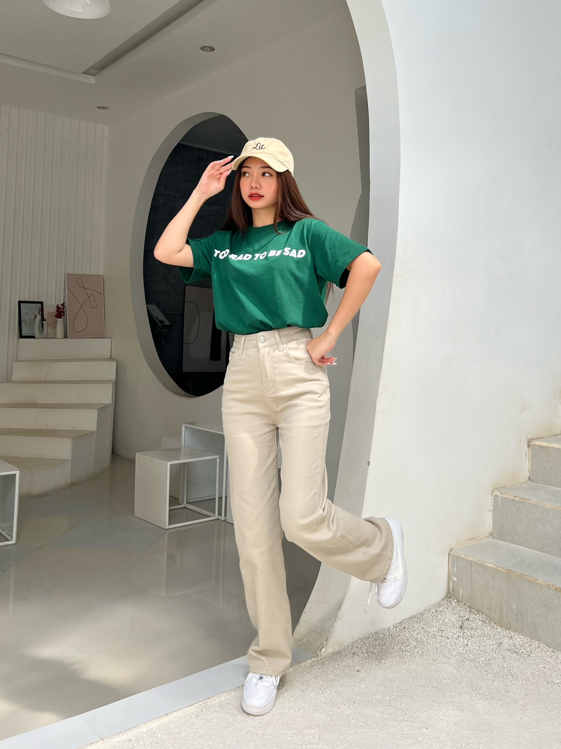 Áo thun form rộng in chữ THE CIU - Too Rad Tee
