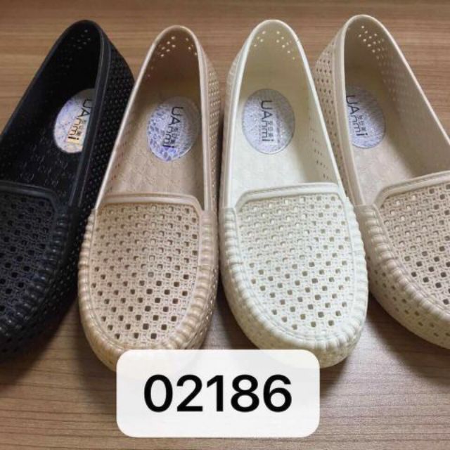 Giày nhựa lỗ cực bền