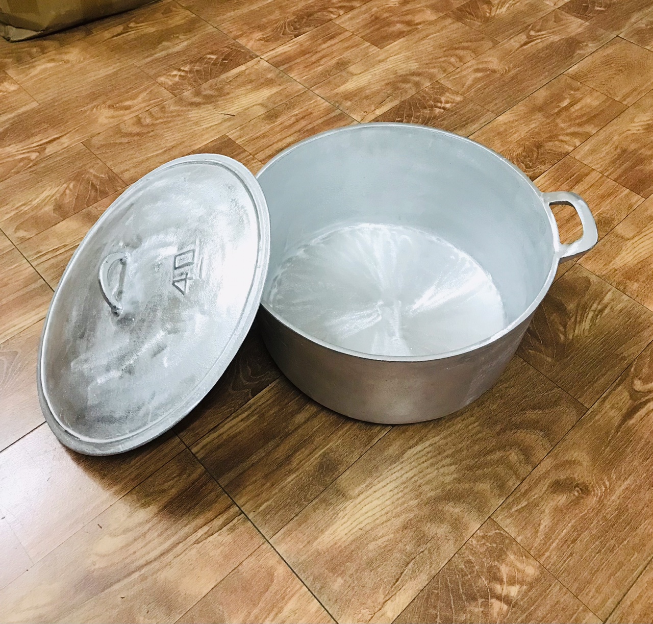 NỒI GANG ĐÚC THỦ CÔNG LÀNG NGHỀ SỐ 40 ( ĐK 33.5cm ) 10 lit