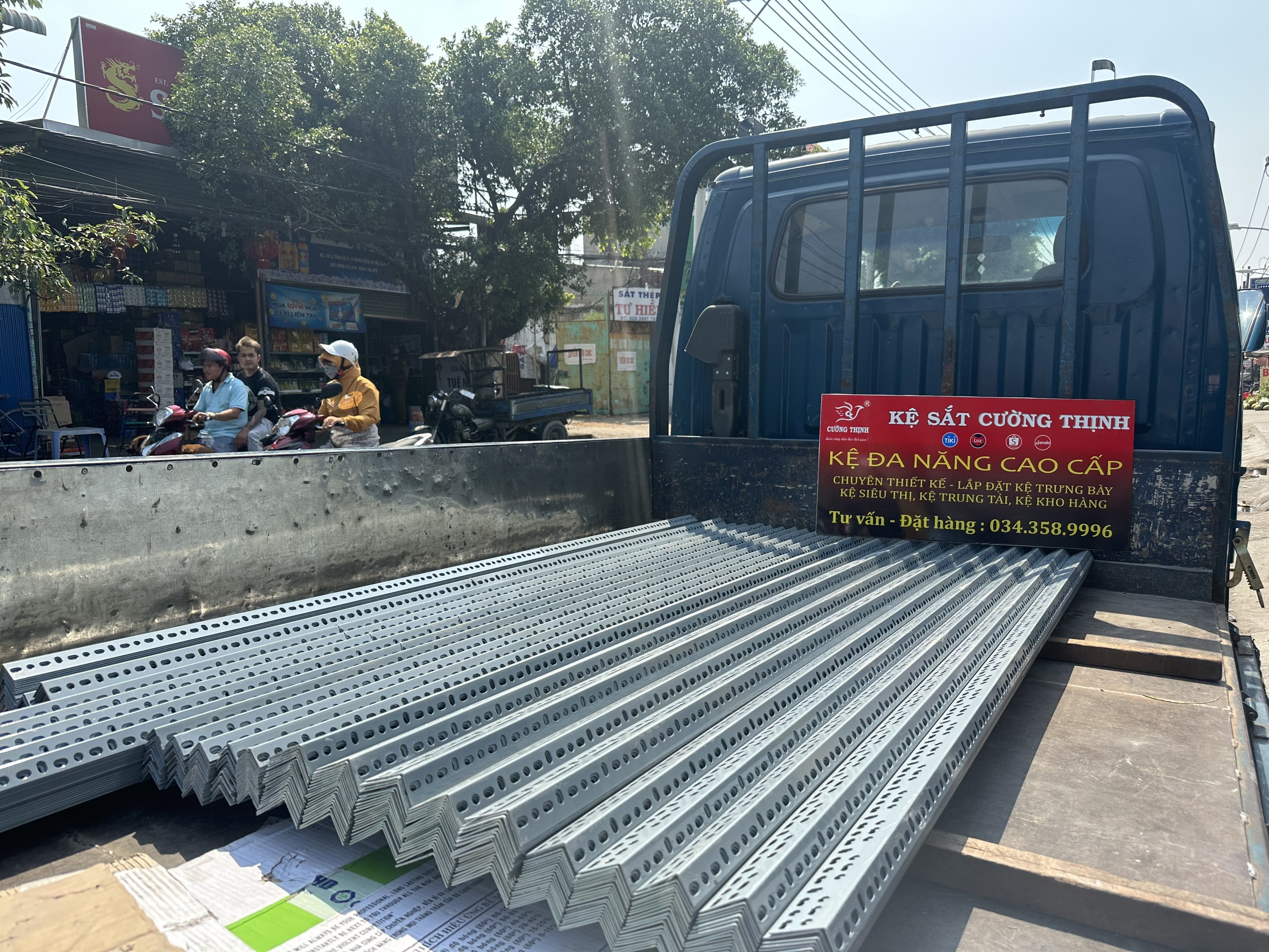 SẮT V LỖ ( V3 dài 1m, dày 1,6mm ) - Lắp ráp kệ sắt đa năng, Sắt V lỗ, Làm Kệ sắt