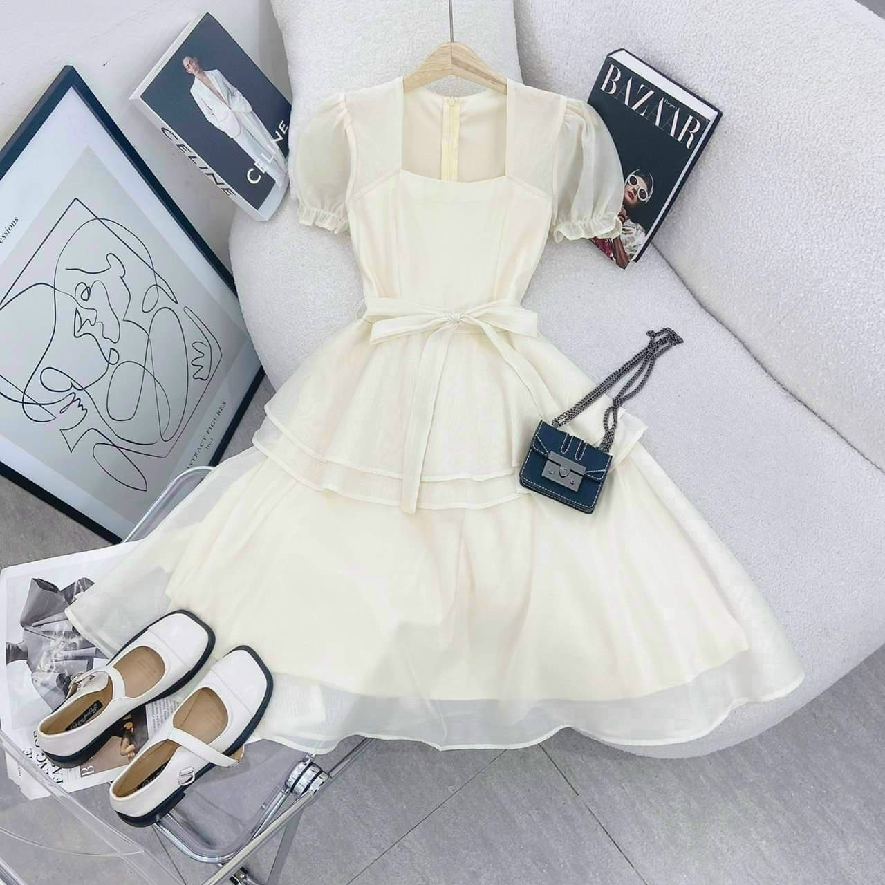 Đầm Tay Phồng Xếp Tầng Cổ Vuông (Vải Tơ Ánh Kim Có Mút)