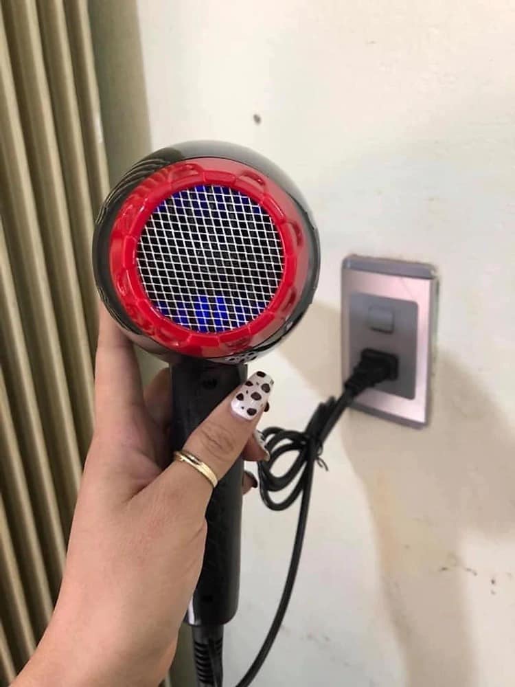 Máy sấy tóc lớn