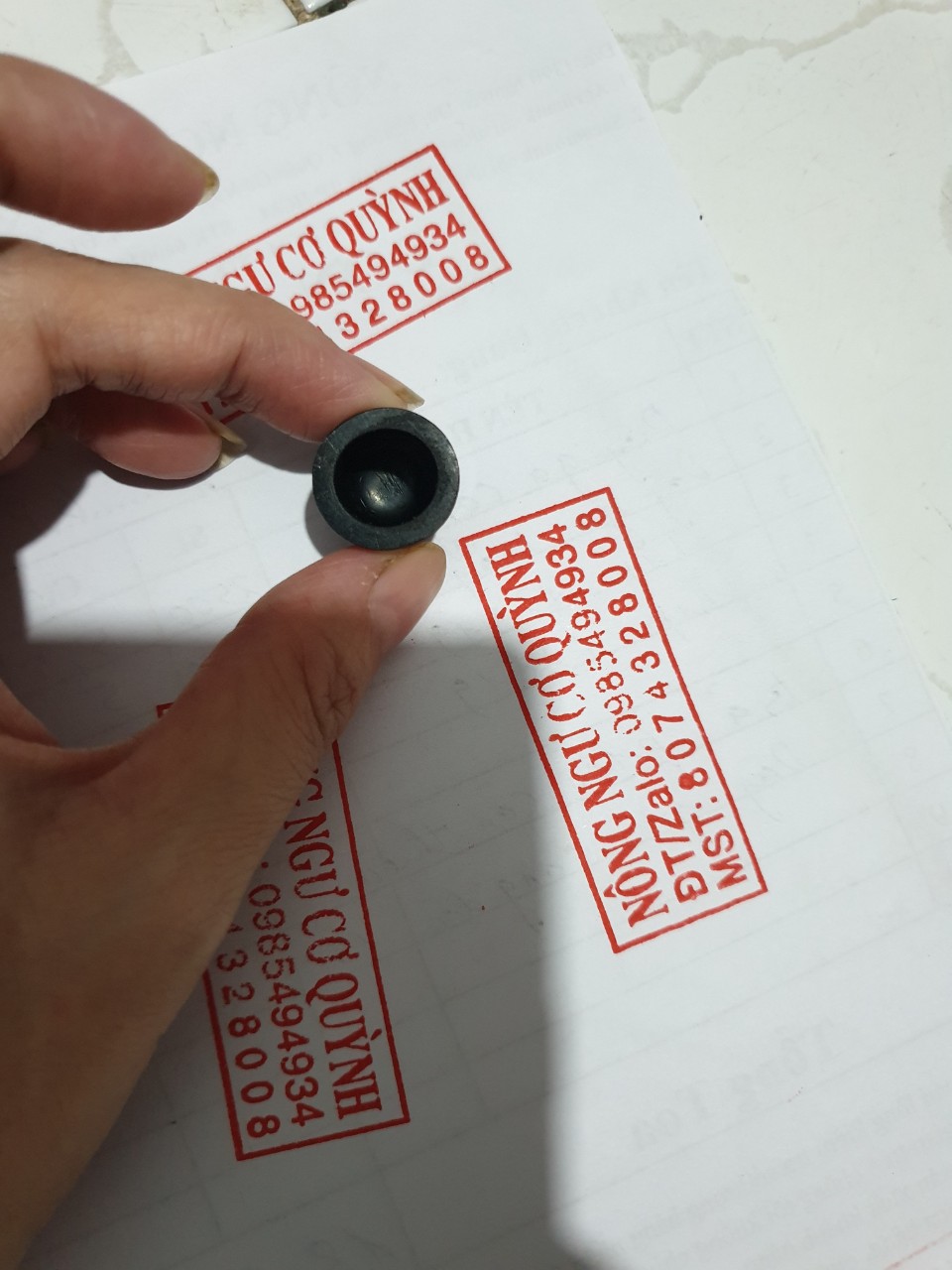 Núm ( vú) bơm xăng nhỏ dùng cho máy cắt cỏ bãi Nhật. MÀU ĐEN (3 CÁI)