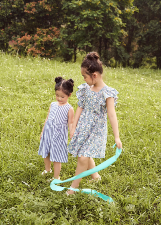 ĐẦM HOA BÉ GÁI TAY CÁNH BƯỚM RABITY