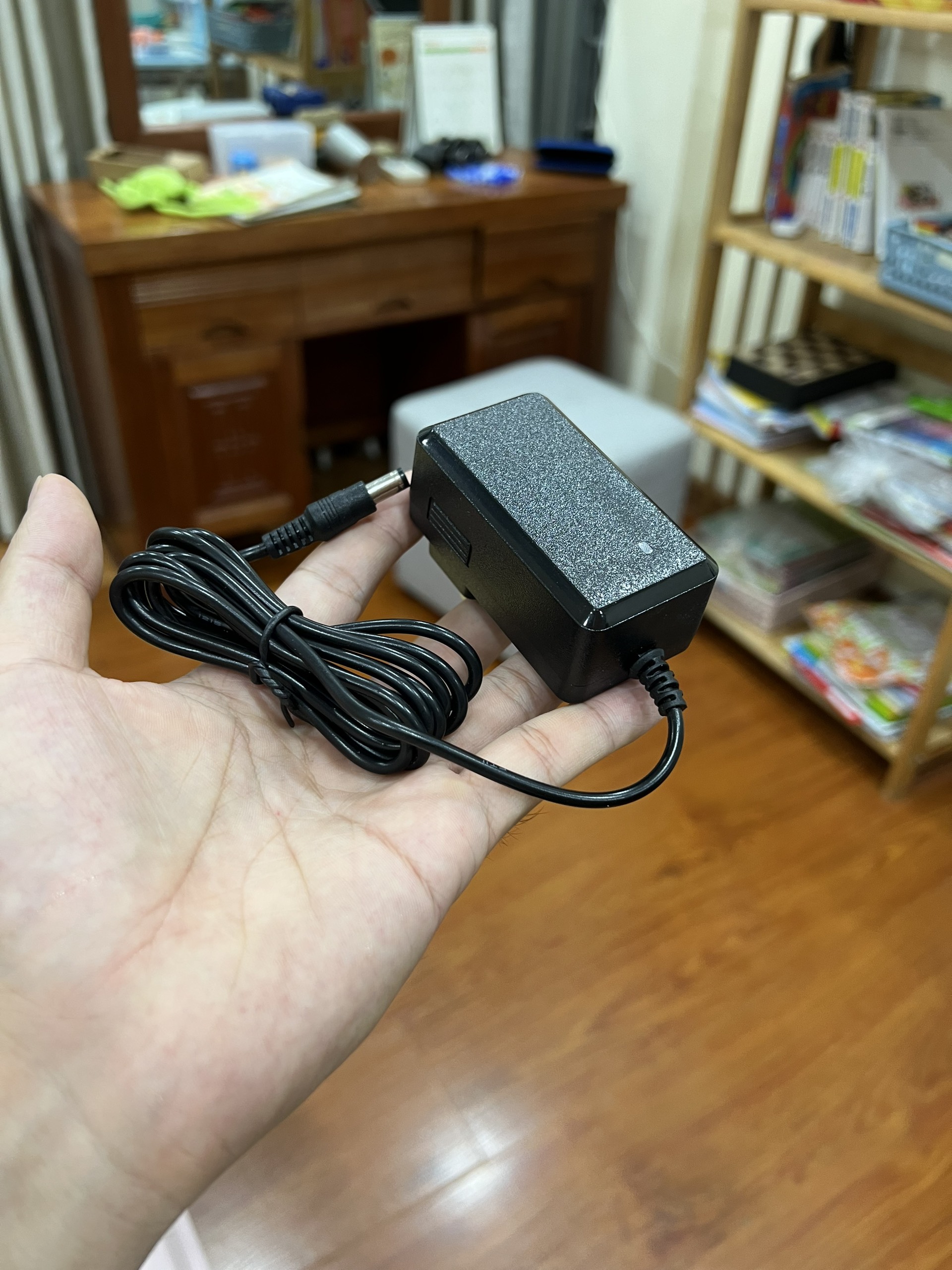 adapter 10v 2A loại tốt