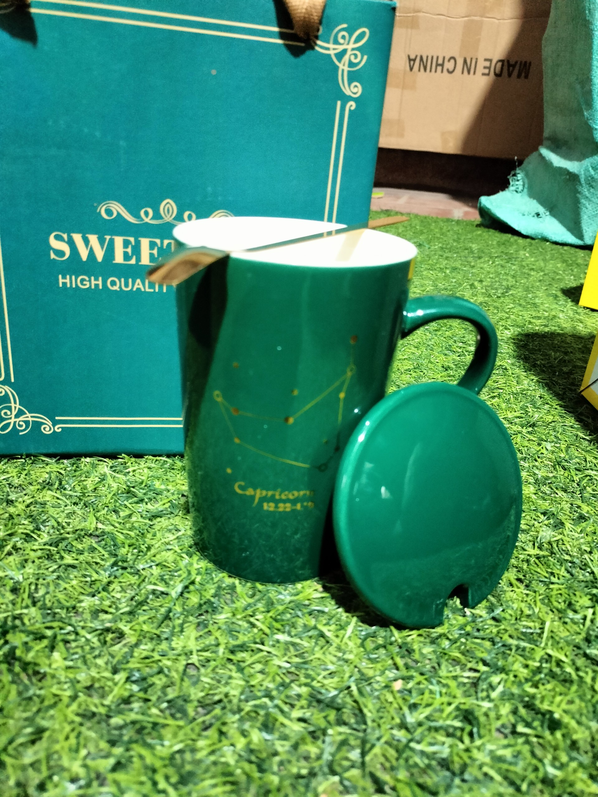 Ceramic Cup Blue modern with lid spoon yellow capacity 400ml, cup porcelain gift sense