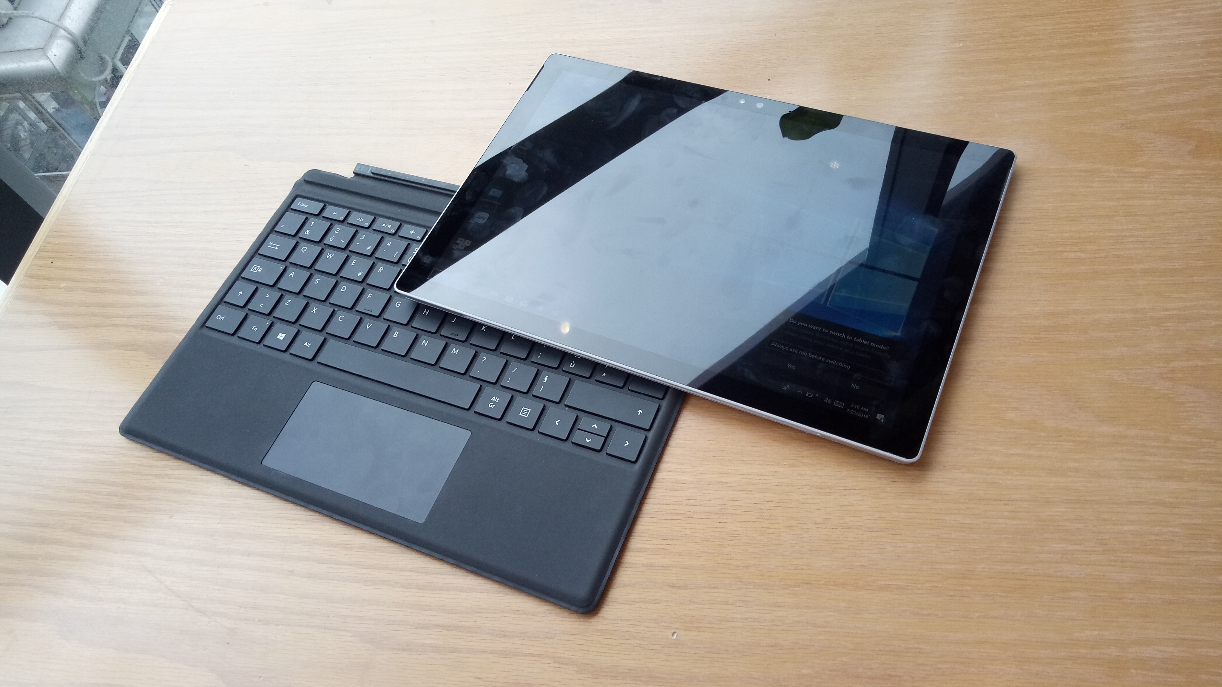 Microsoft Surface Pro 5 Nhập Khẩu Mỹ |Tặng kèm phím sạc chính hãng , Core I5 ,i7 7300U 4GB/8GB ram SSD 128GB/256GB màn hình 3K  Tại Playmobile
