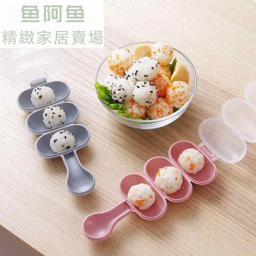 Dụng cụ làm cơm nắm tiện lợi cho bé