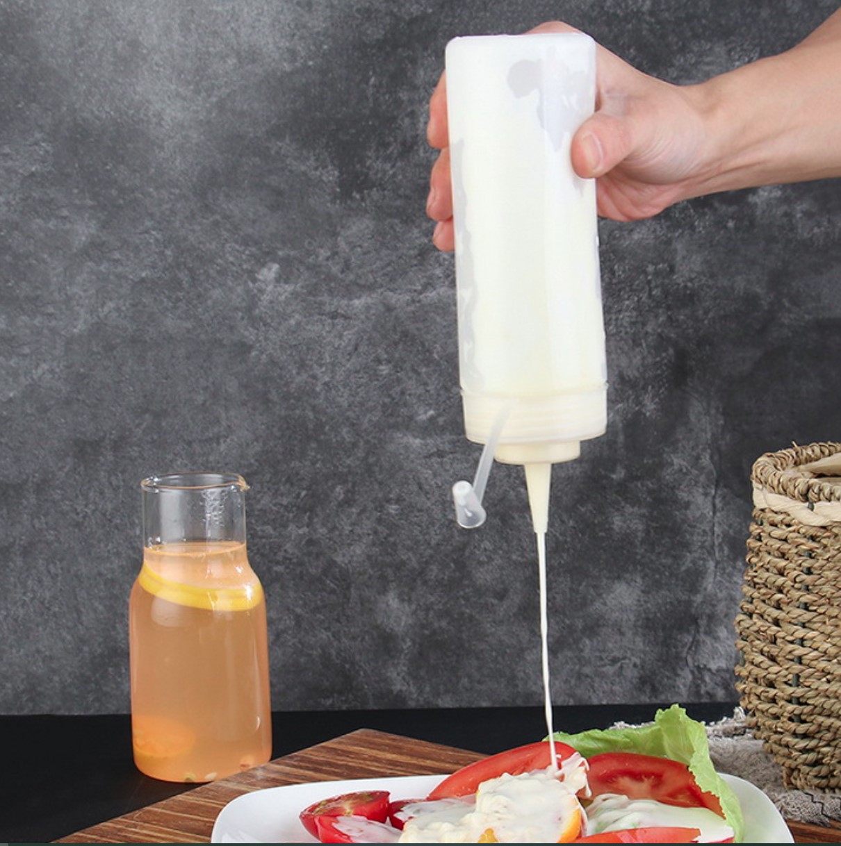 BÌNH NHỰA ĐỰNG NƯỚC SỐT 500NL / 1 LÍT