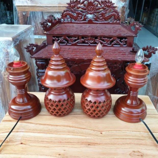 CẶP ĐÈN THỜ PHONG THUỶ GỖ HƯƠNG CAO 36CM