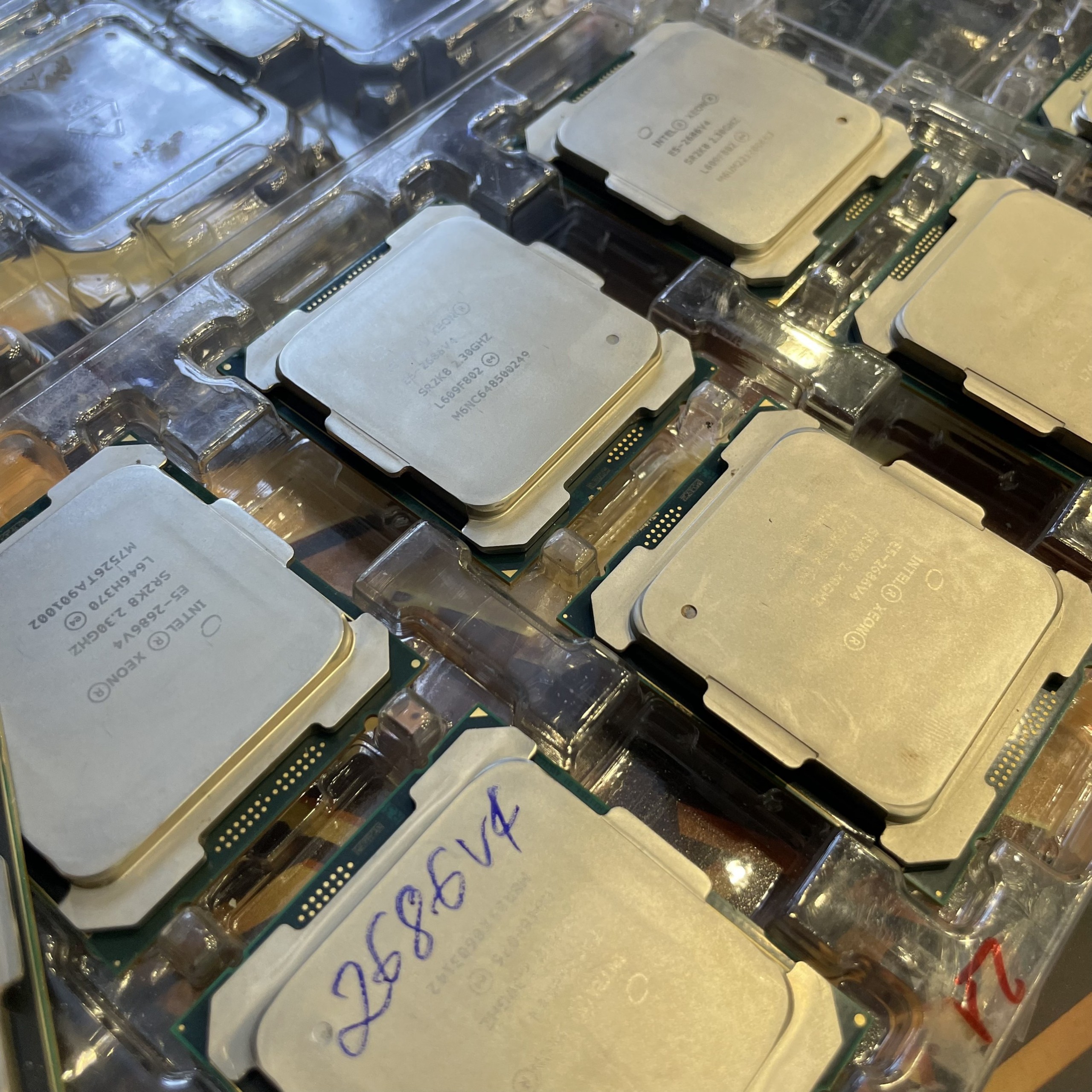 Intel Xeon E5-2686 V4 SR2K8 18-Core 2.3GHz 45MB LGA 2011-3 Processor (Renewed) with 12 months warranties