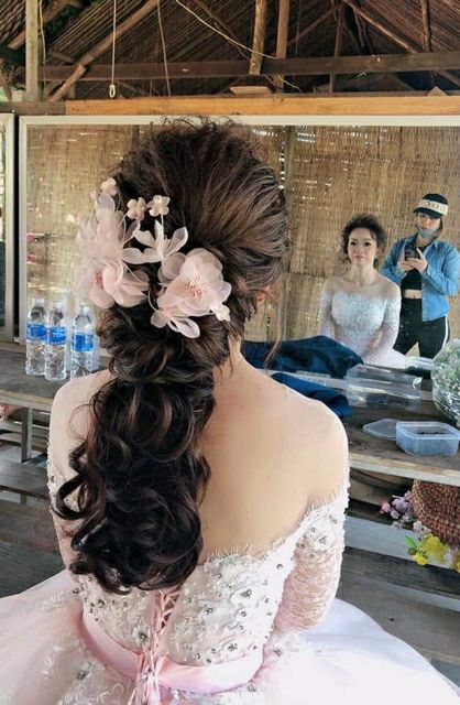 Cài tóc hoa xinh đẹp