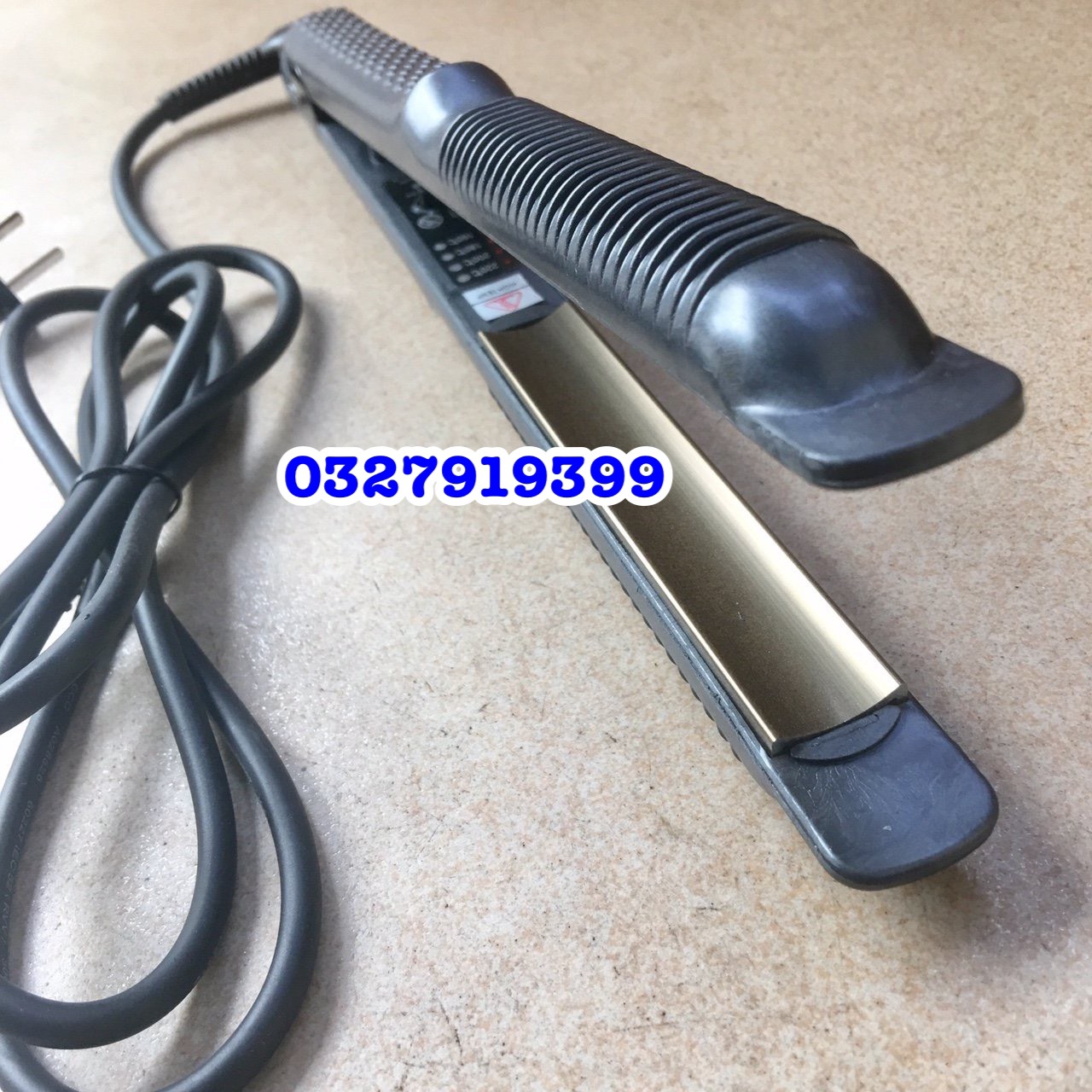 Hair Straightener 838 Small Version, 5 Heat Adjustment Levels, 30 cm Cord, 1.8m Cord, Compact Design, Safe for All Hair Types, 3-Month Warranty