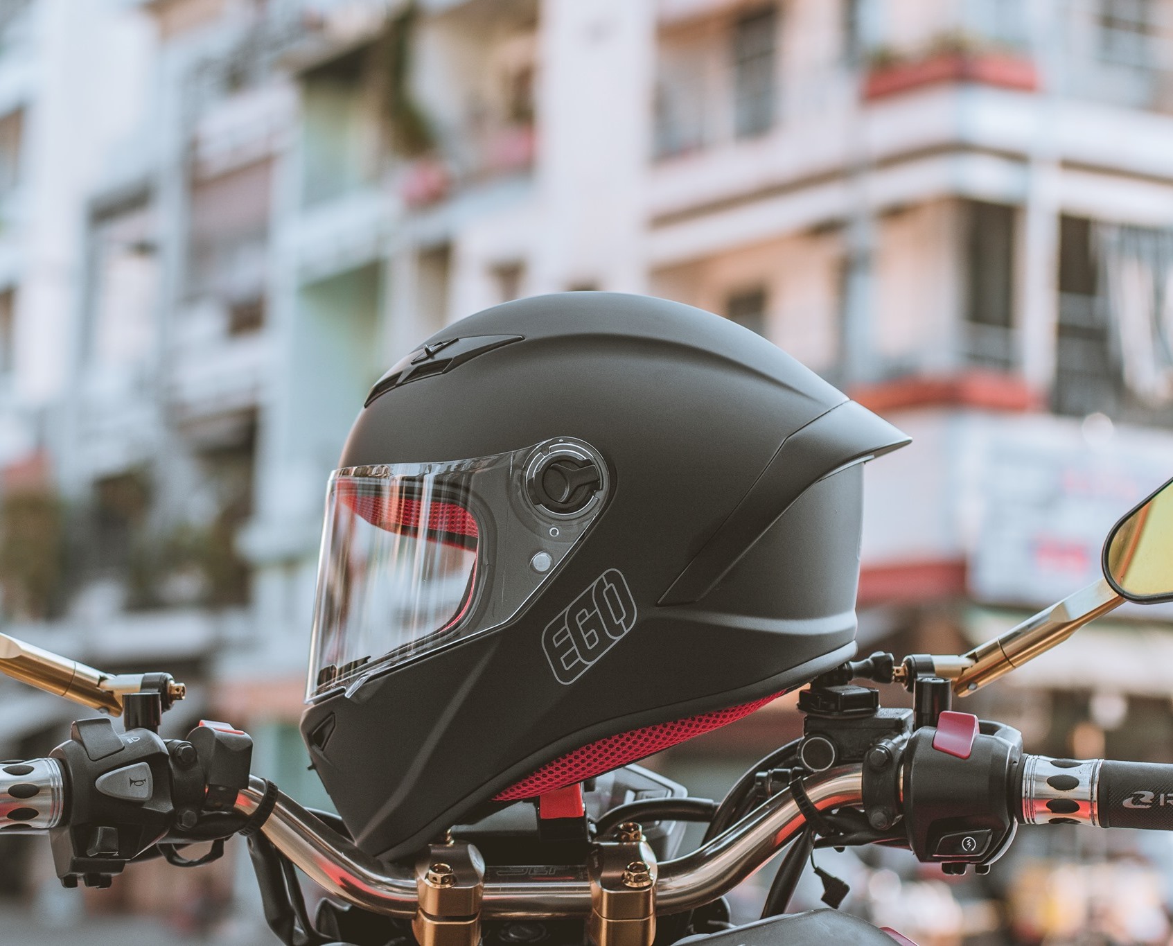 MŨ BẢO HIỂM EGO E7 MÀU ĐEN NHÁM