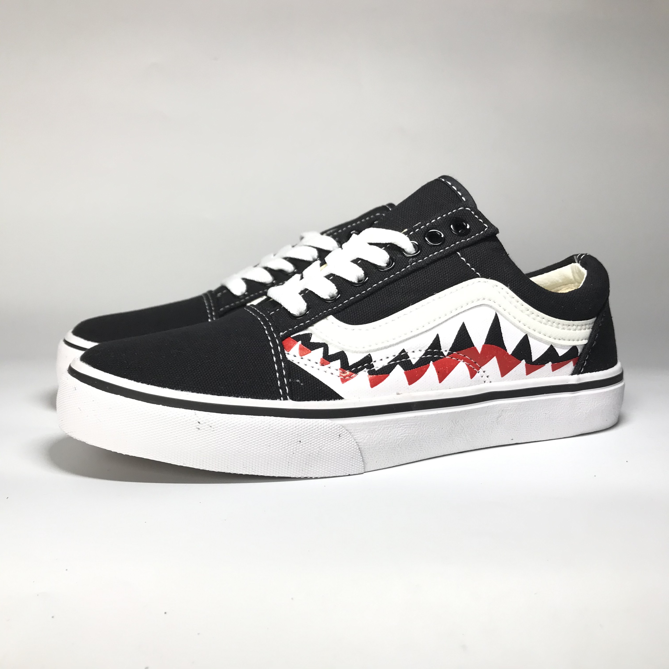 Giày Vans Cá Mập Bape Full Box