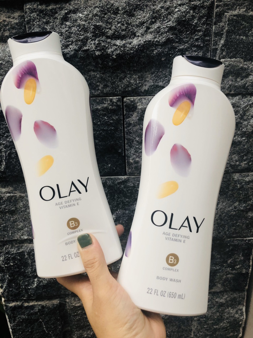 Sữa Tắm Chống lão hóa Olay Age Defying vitamin E 650ml