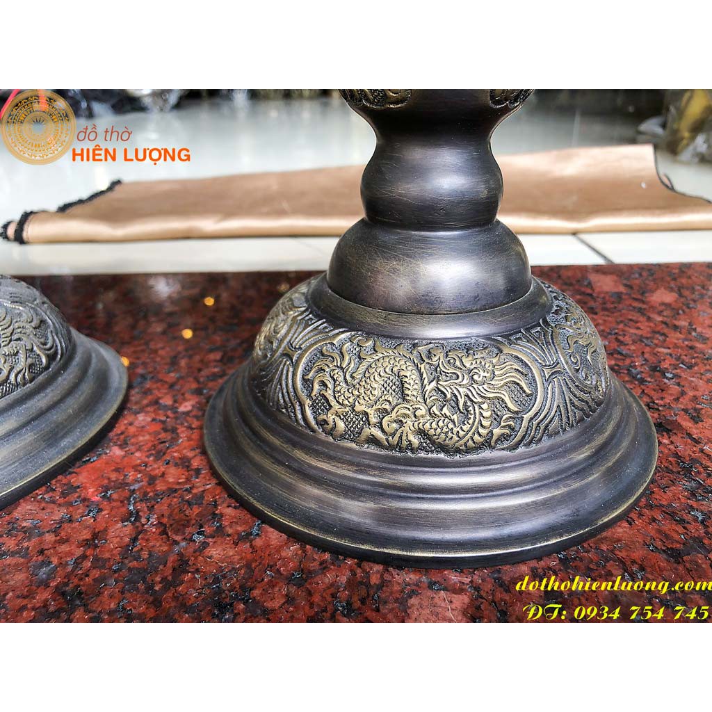Đôi Chân Nến Thờ Cúng Bằng Đồng Màu Đen Số 3 Cao 40cm