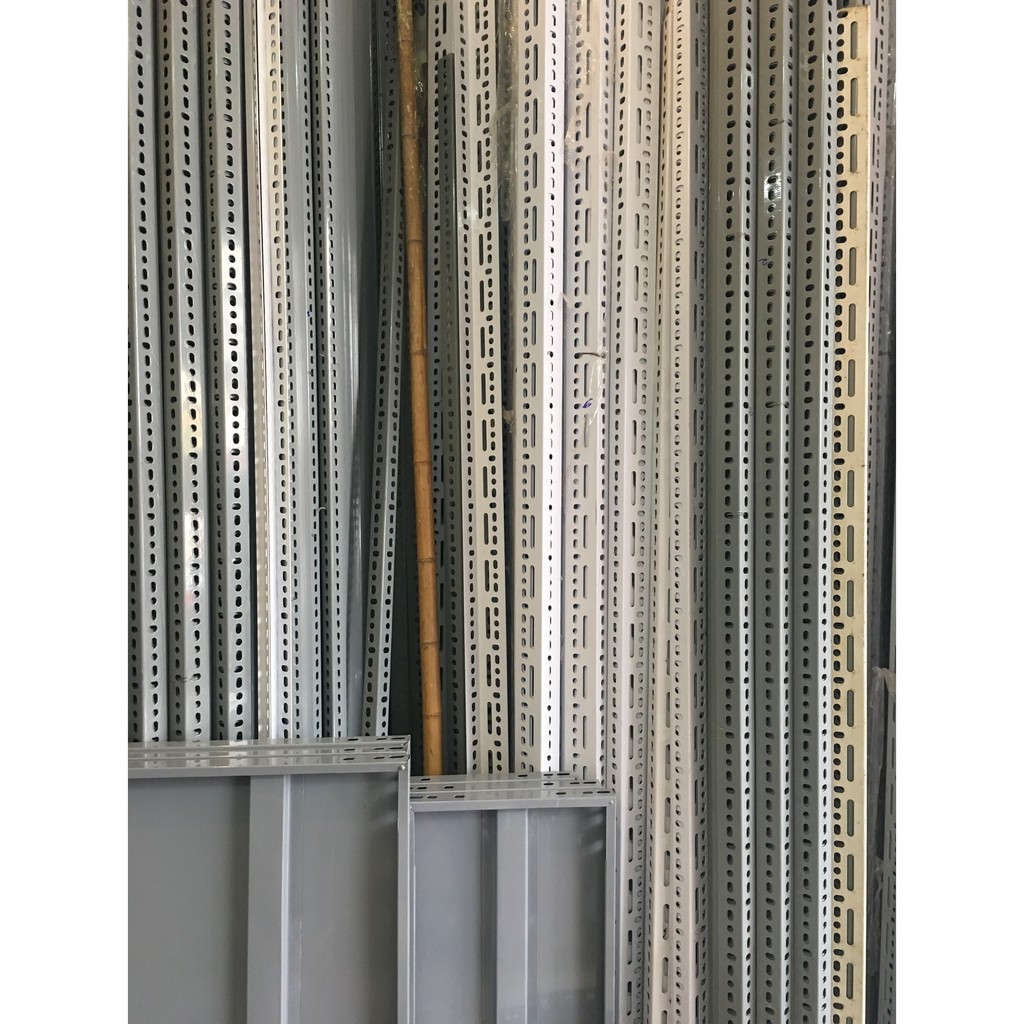 Thanh sắt V lỗ đa năng V3x5cm dài 150cm