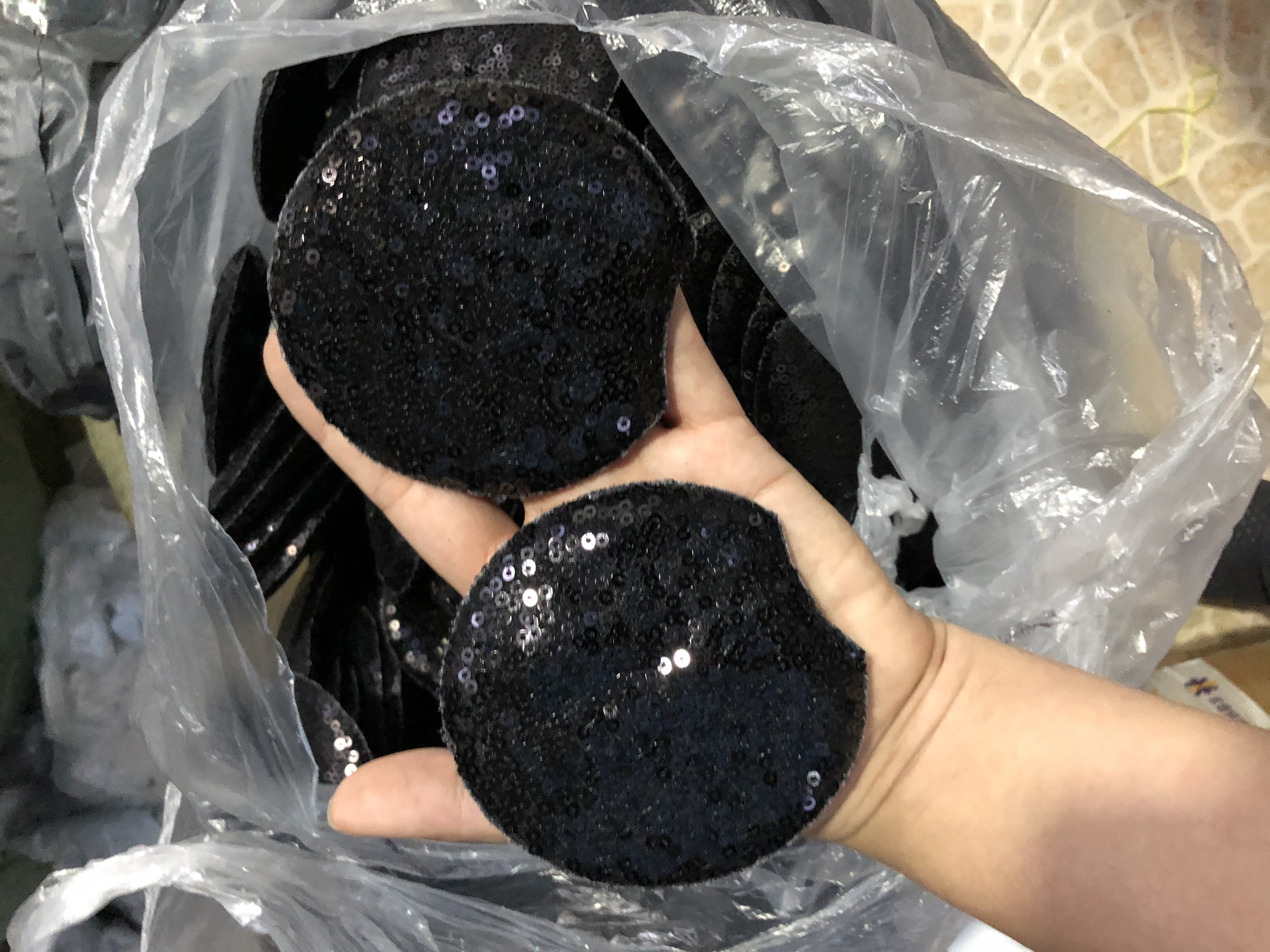Tai Kim Sa Mickey trang trí (20k/cặp)