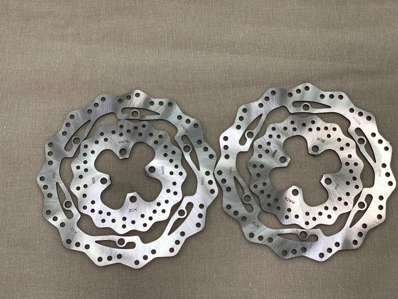 ĐĨA TRƯỚC 295mm X1R CHO SONIC 150