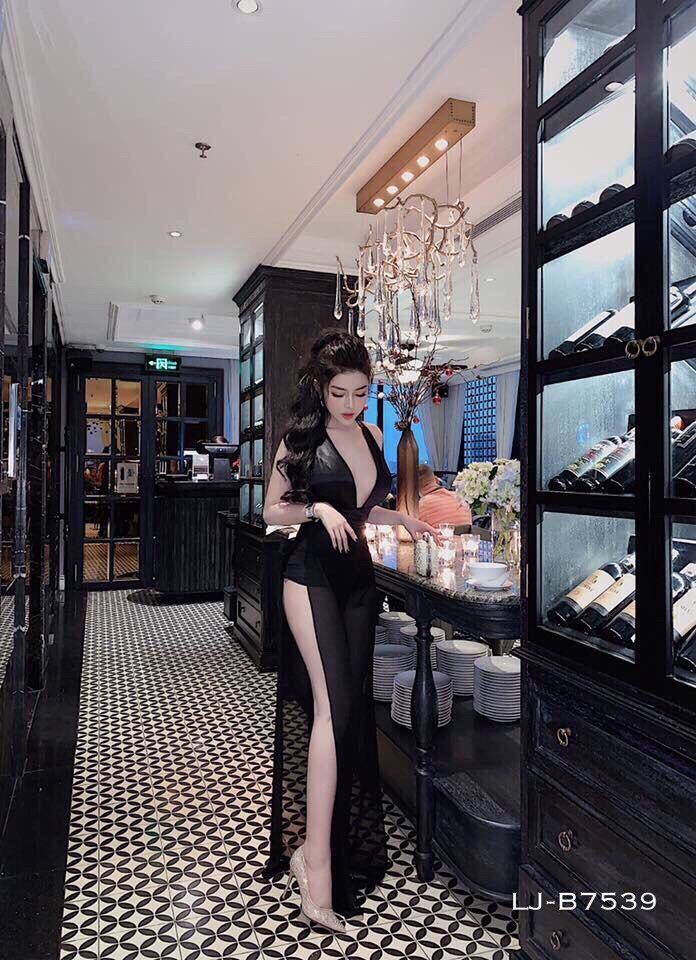 Jumpsuit SEXY thu hút mọi ánh nhìn