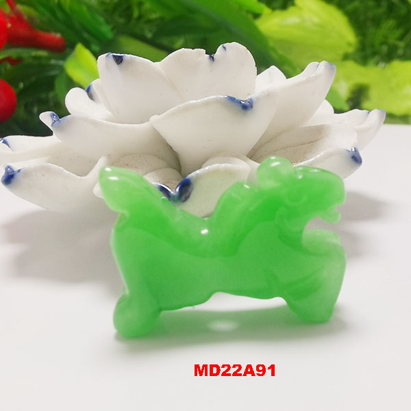 Mặt dây chuyền hình ngựa bằng đá