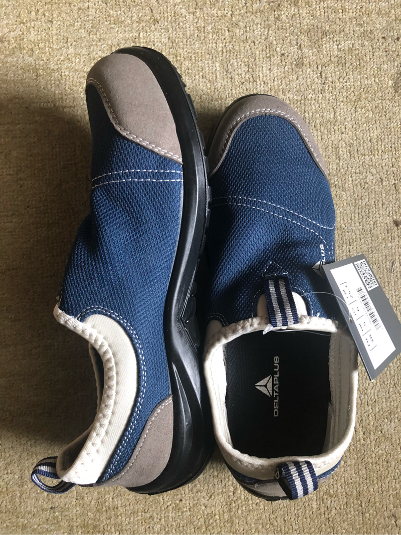 Giày bảo hộ siêu nhẹ Delta Plus MIAMI S1P Pháp-size 42
