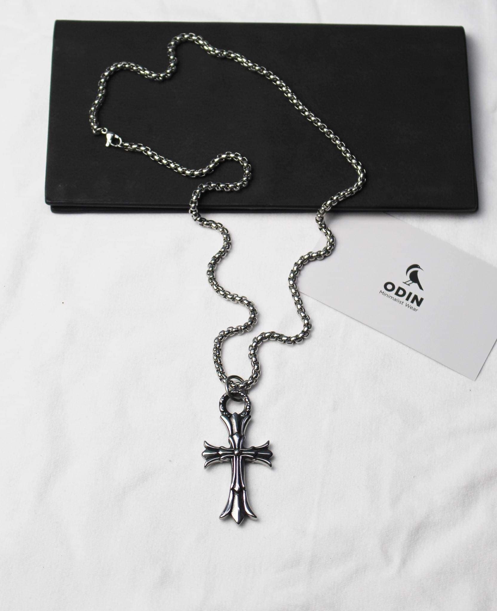 Dây chuyền thánh giá chorme hearts titan không gỉ - odin