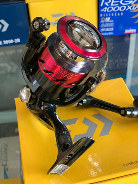 Máy câu daiwa 2b cs