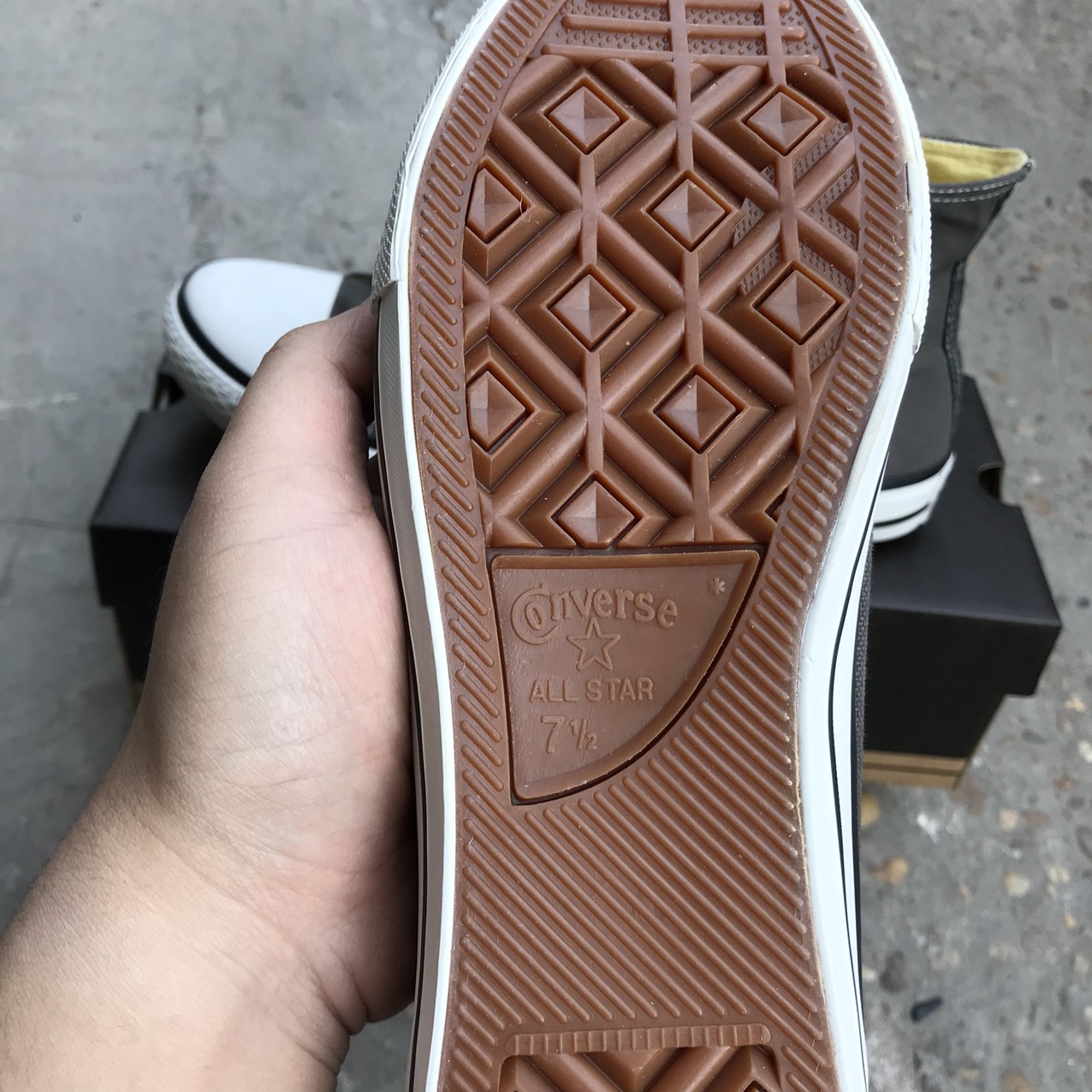 Giày Converse Classic Màu Xám Ghi Cao Cổ (Thanh Lý)