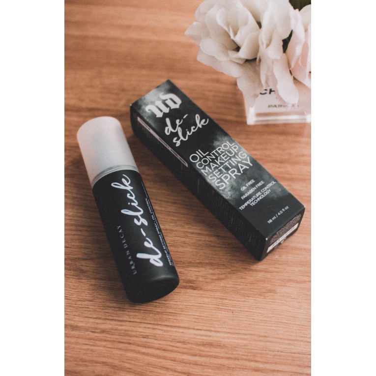[HCM]Xịt khóa makeup Urban Decay De-slick (118ml-full size)
