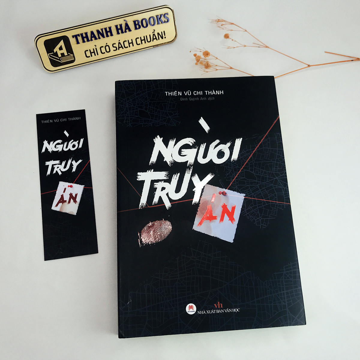 Sách Người Truy Án (Kèm Bookmark)