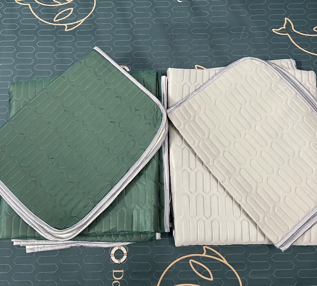 Chiếu điều hòa cao su non Latex mềm mịn, Chiếu điều hòa vải lụa Tencel mát nhập khẩu - Hồng Kỳ