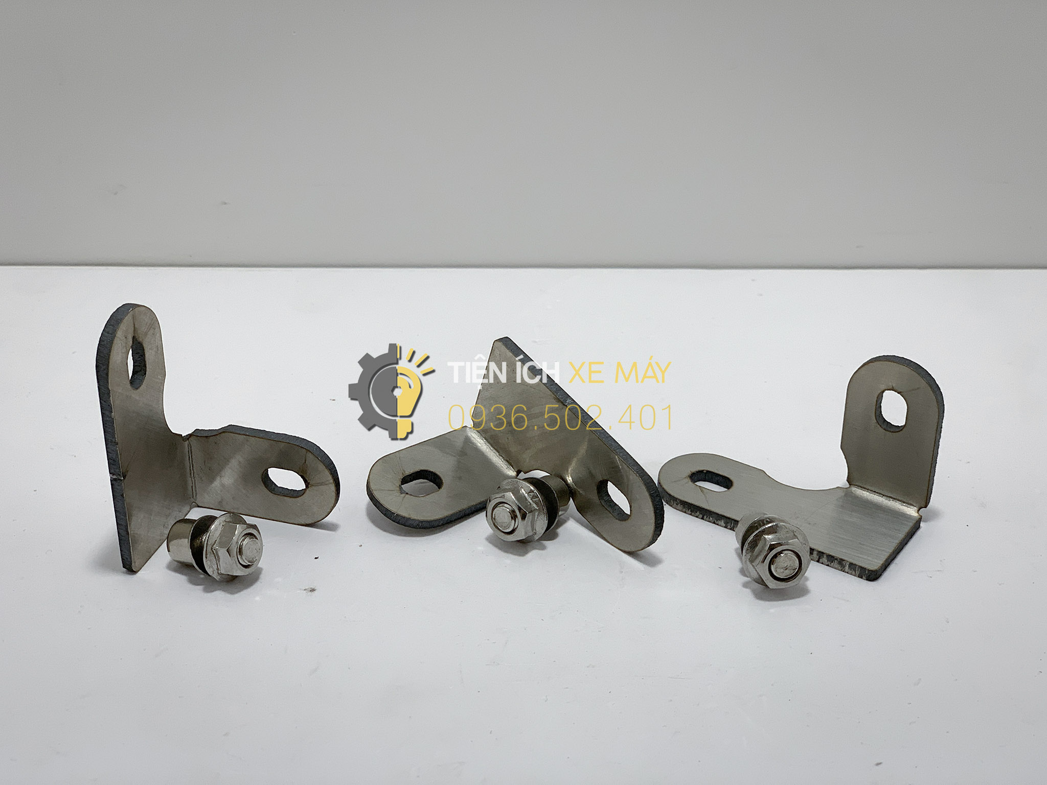 Pát gắn trợ sáng lỗ kèn Winner X