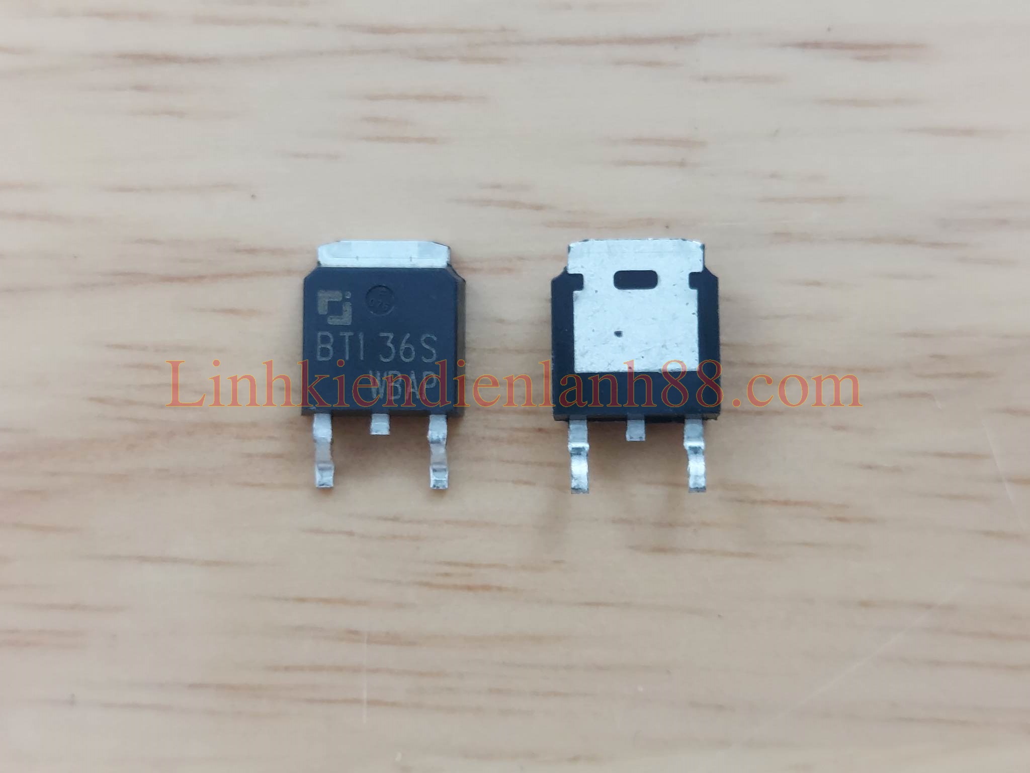 (5 con) Triac dán BT136S BT136 mới 100%