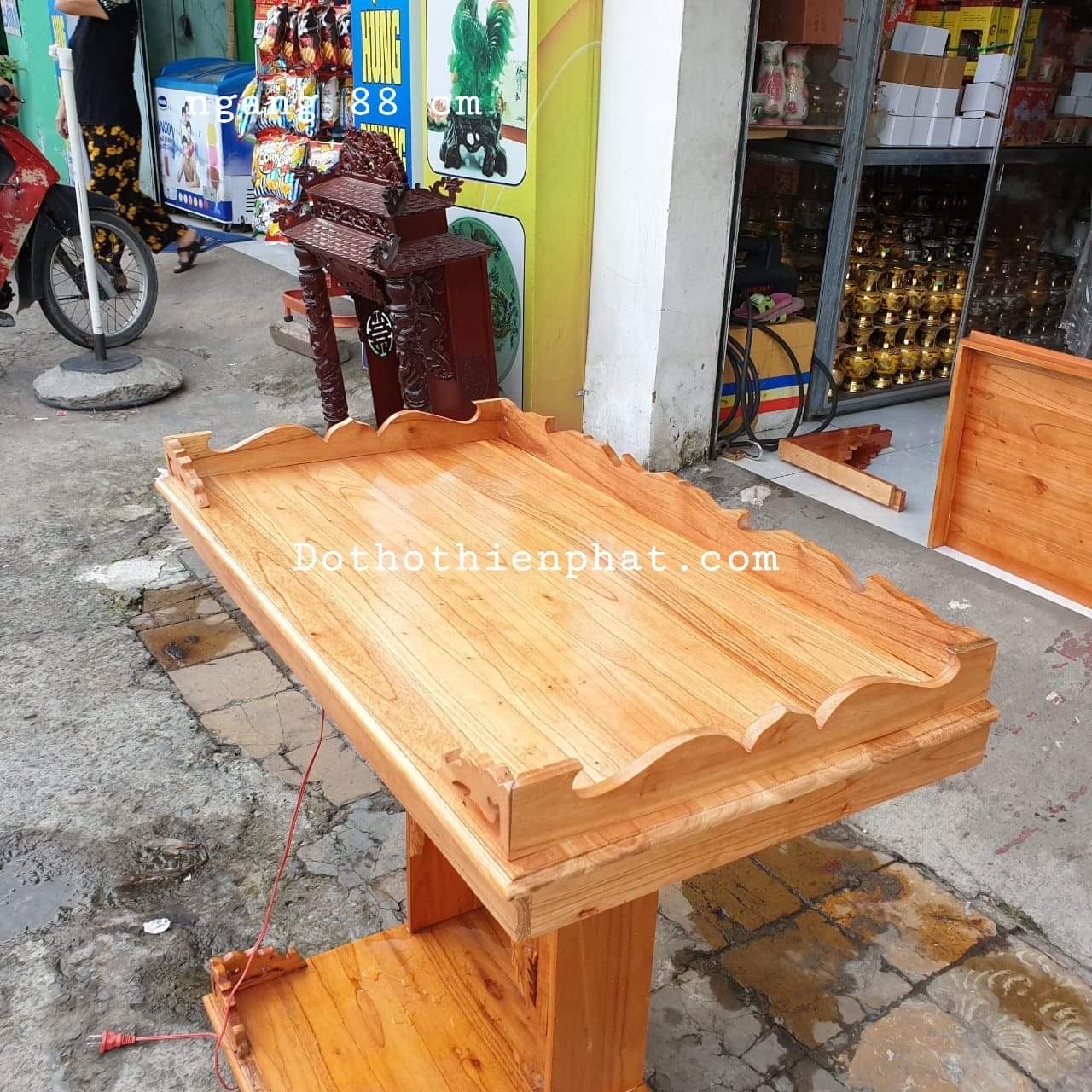 Bàn thờ treo tường gỗ xoan ngang 88 cm giá rẻ