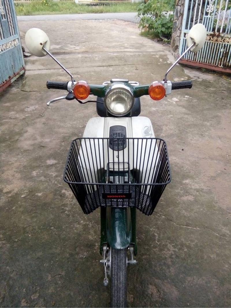 Rổ gắn xe cup 50 cộng đứng tiện lợi