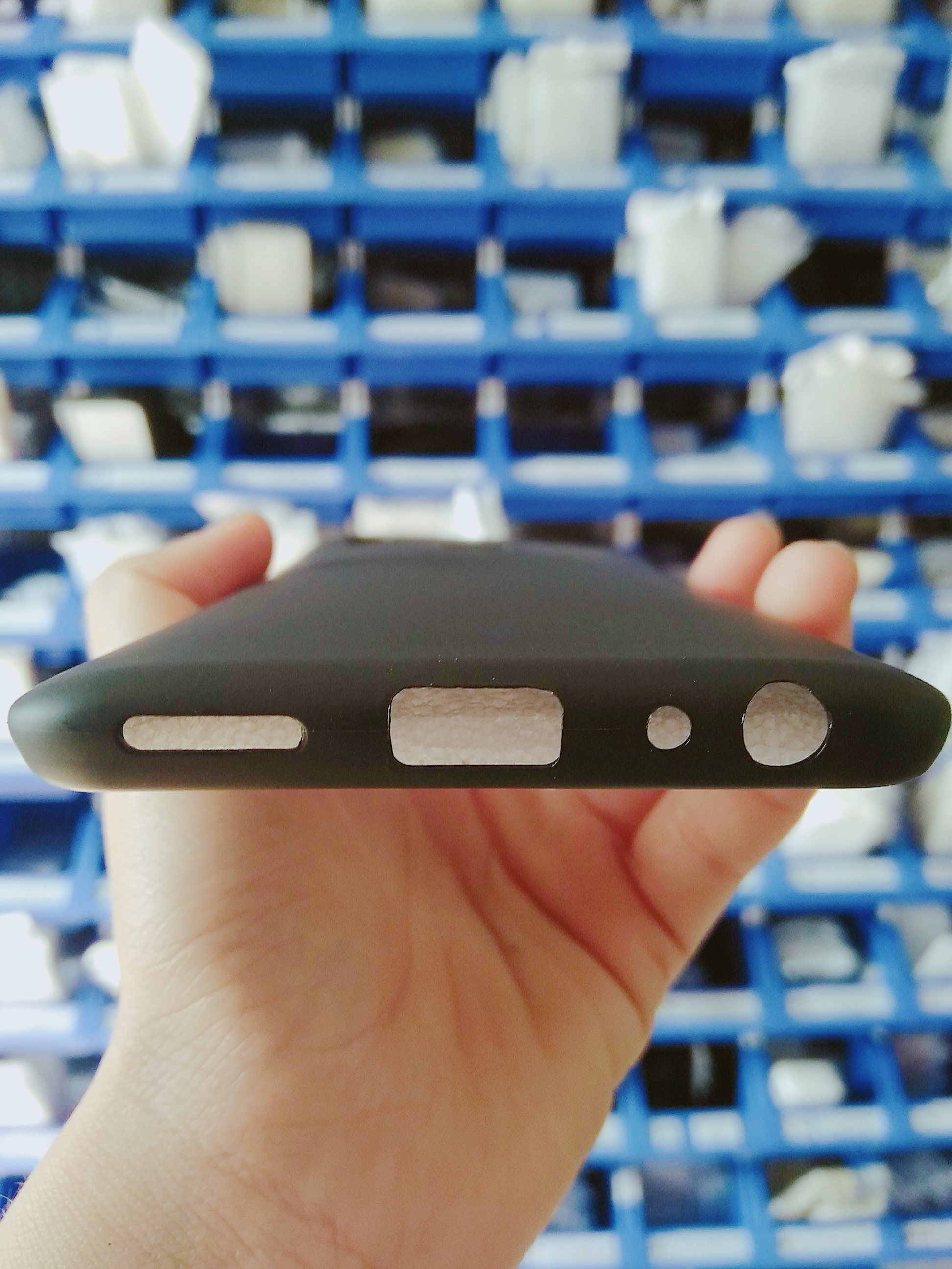 ốp lưng Vivo V9/Y85 dẻo đen