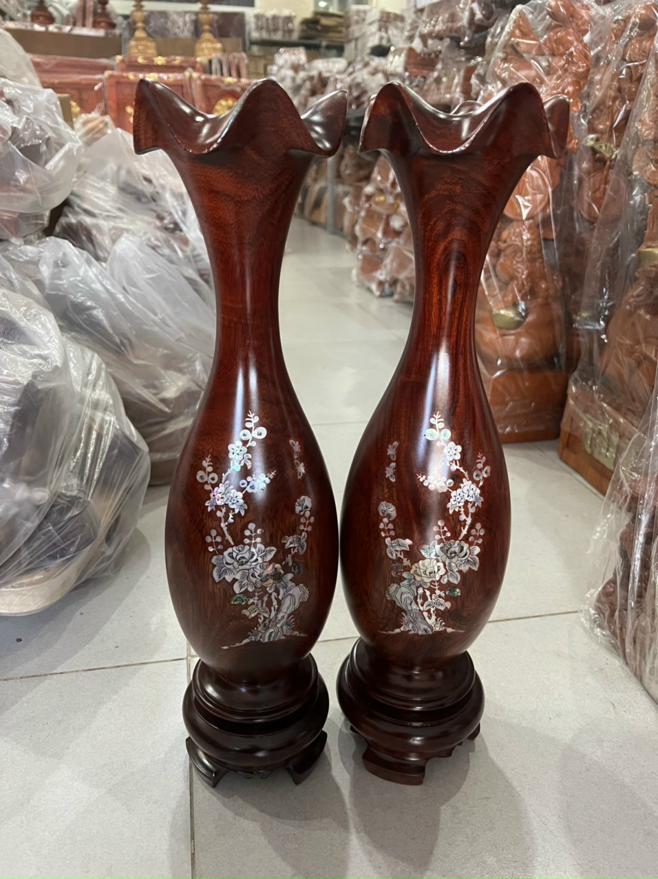 Căp lục bình gỗ lim nguyên khối vân gỗ tự nhiên siêu chất cao 60cm (2 cái)