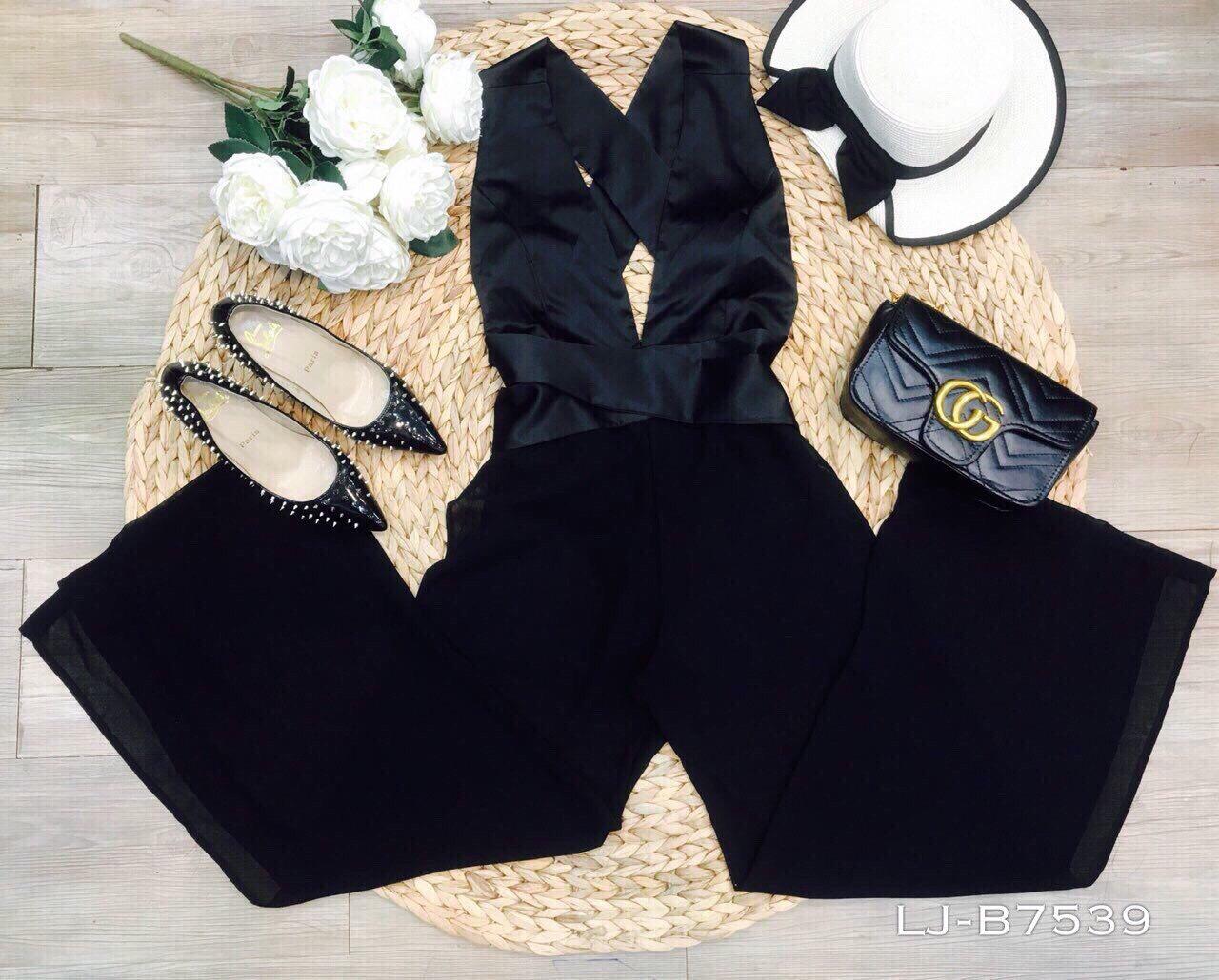 Jumpsuit SEXY thu hút mọi ánh nhìn