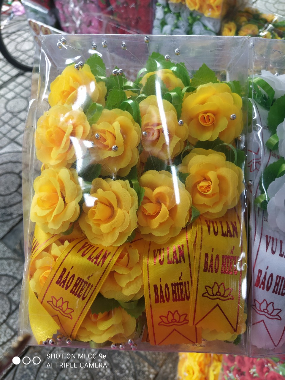 COMBO 30 HOA HỒNG CÀI ÁO VU LAN BÁO HIẾU