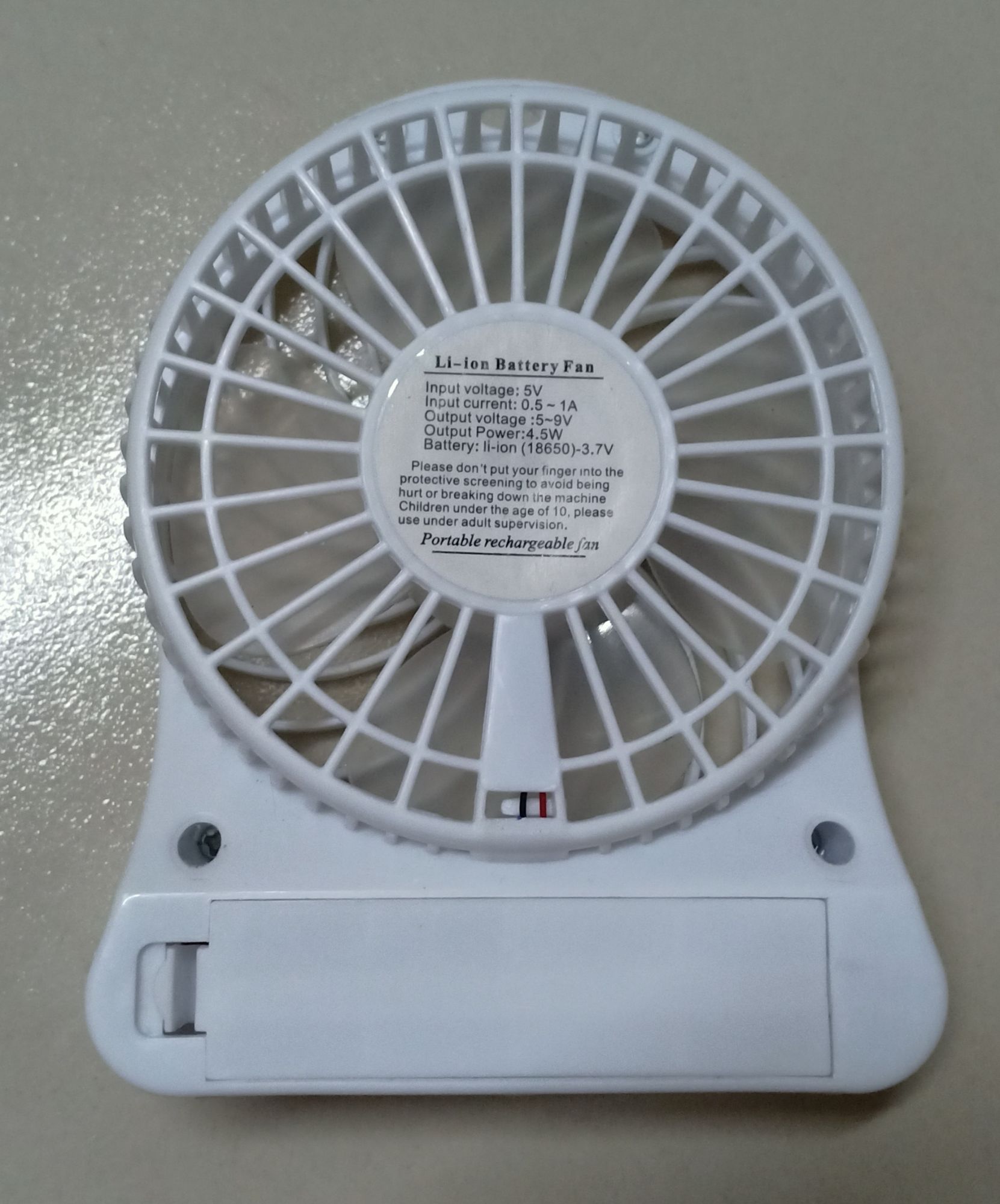 quạt mini kèm pin