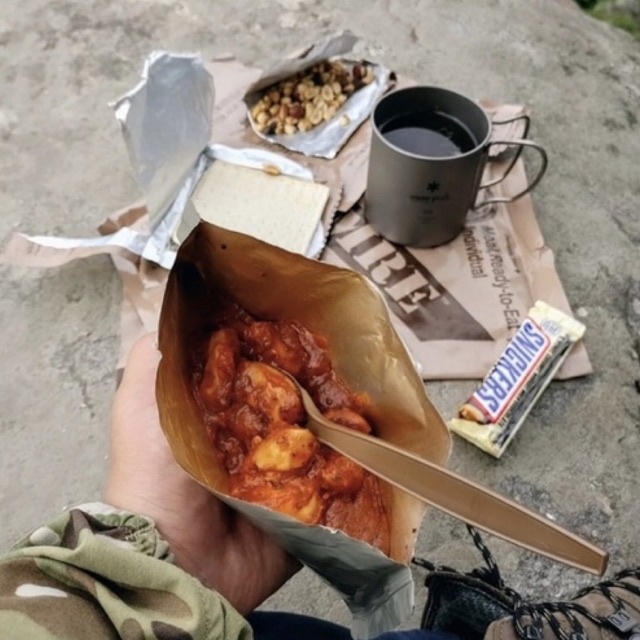 Khẩu phần ăn của quân đội Mỹ ( MRE ) gồm 24 menu đa dạng
