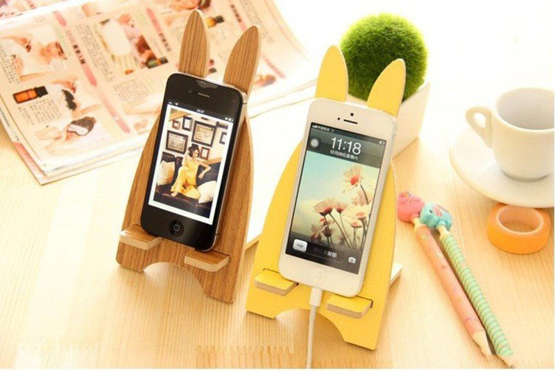 Giá đỡ điện thoại bằng gỗ hình thỏ