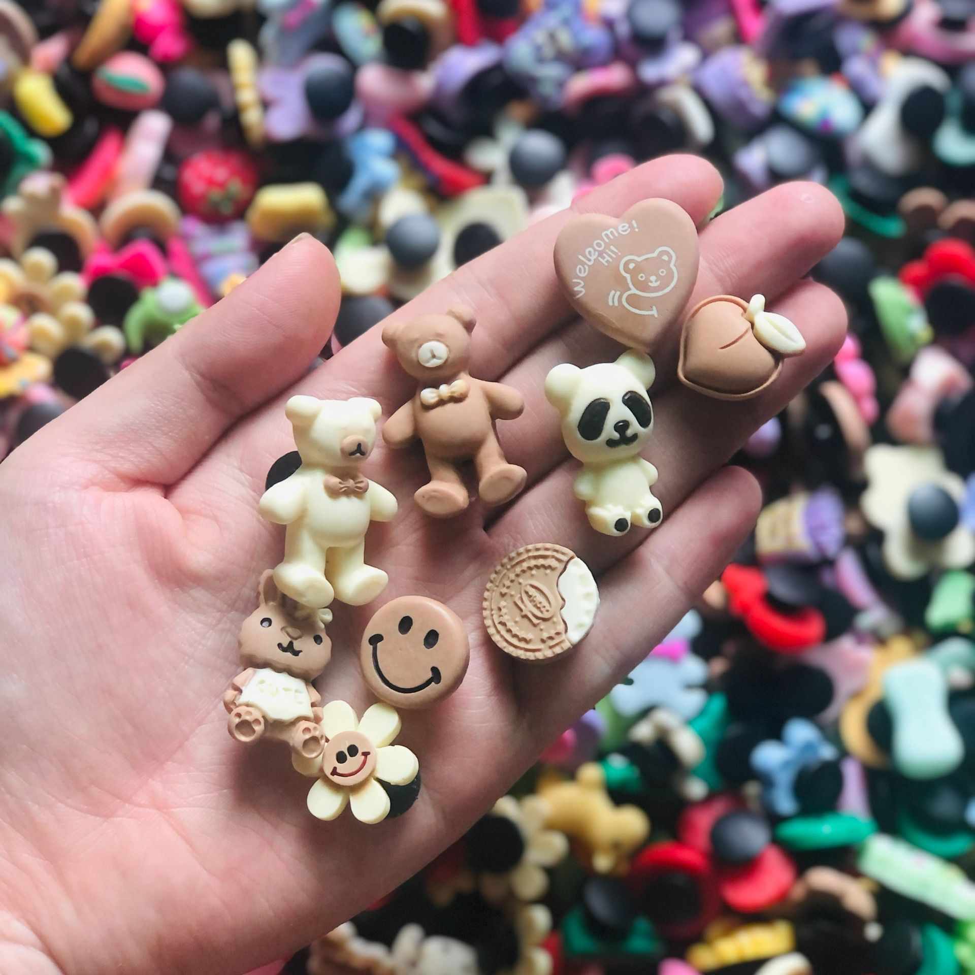 Bộ 5 STICKER - JITBITZ 3D đá gắn dép CROSS