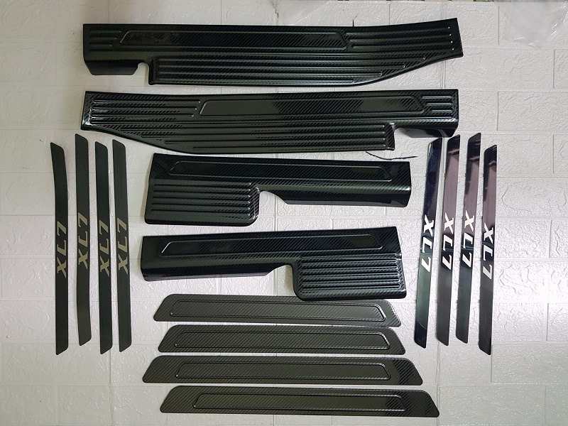 Bộ Ốp bậc cửa, Nẹp bước chân Carbon trong ngoài dành cho xe Suzuki XL7