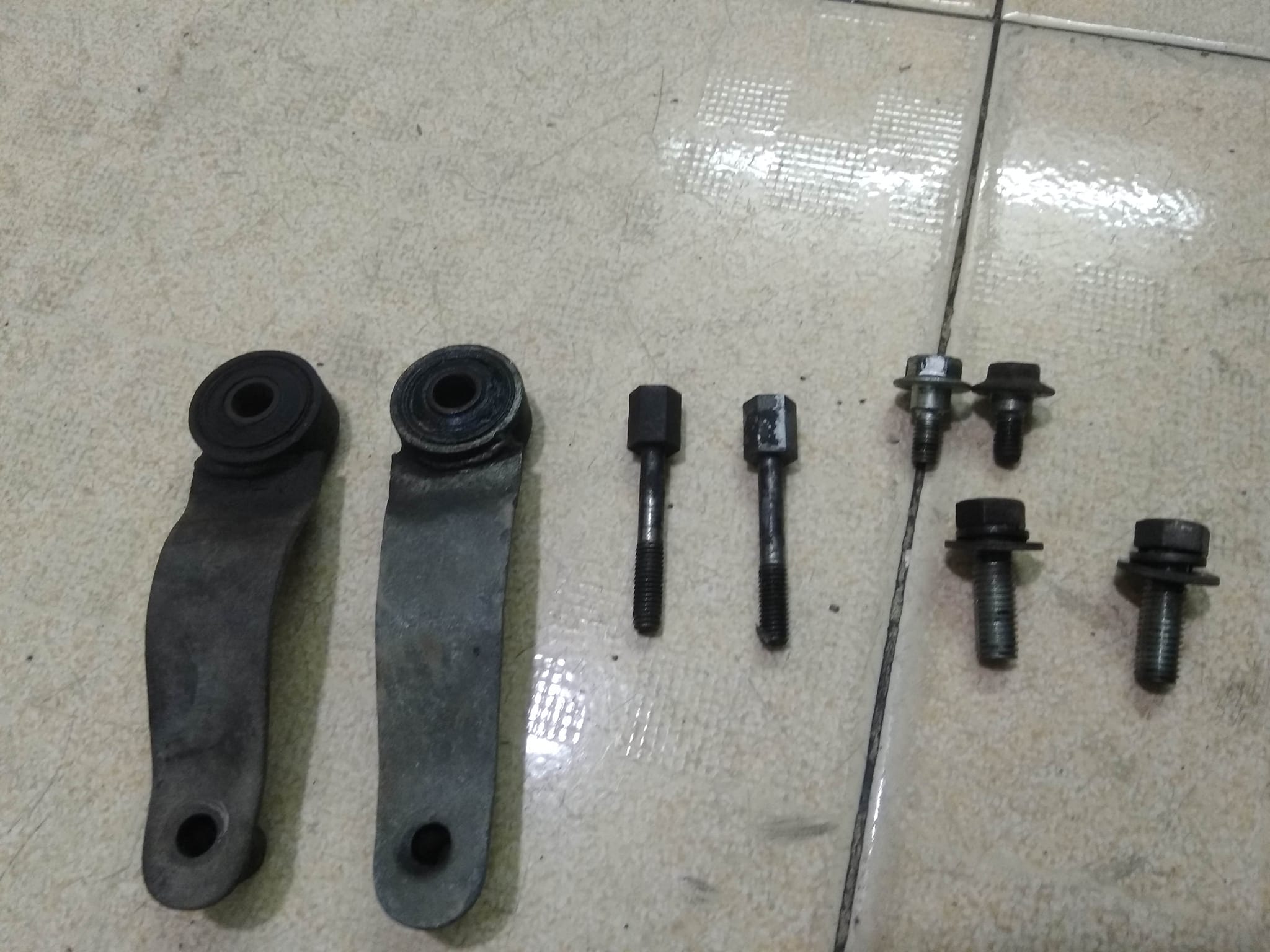 Cặp bắt yếm xe honda chaly ( hàng tháo xe)