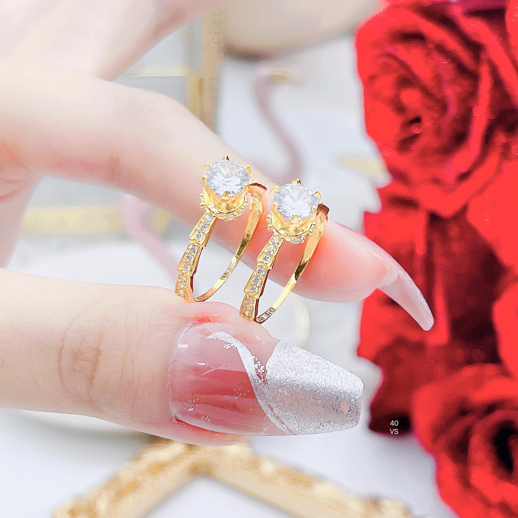 Nhẫn xoắn nữ vàng tây đính đá MS42