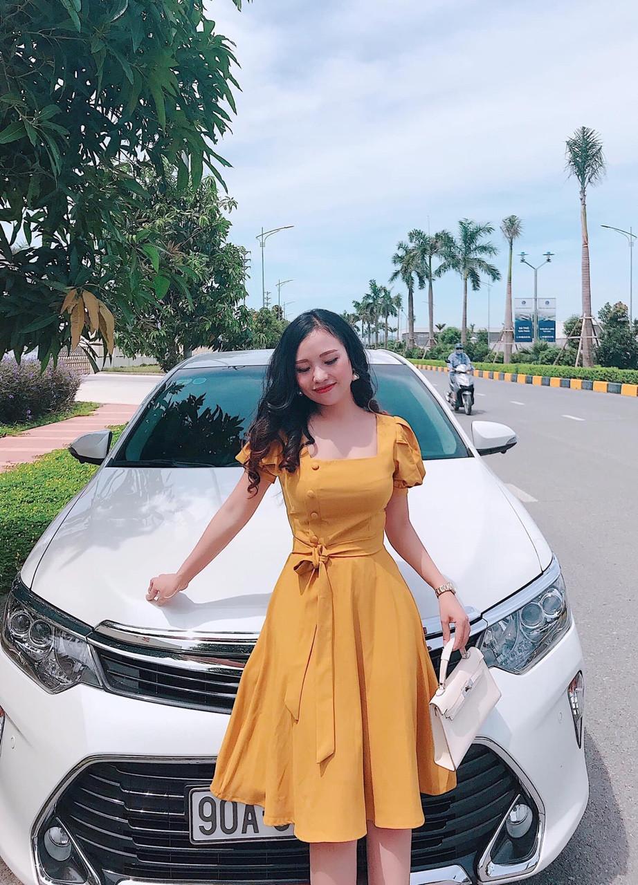 Đầm nữ thắt eo nút lệch cổ vuông tay phồng chất kate lụa vàng đỏ hồng